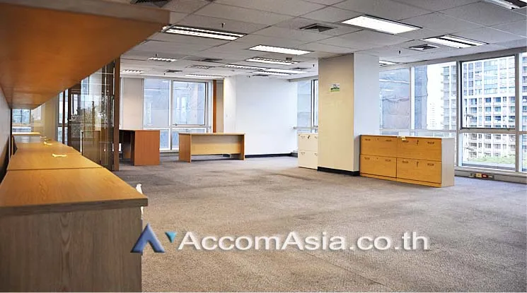 unit Office space For Rent in Ploenchit, Bangkok  near MRT Lumphini (AA15851)